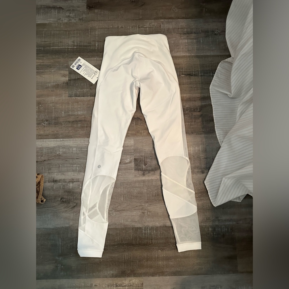 Lululemon Clear the Court HR legging